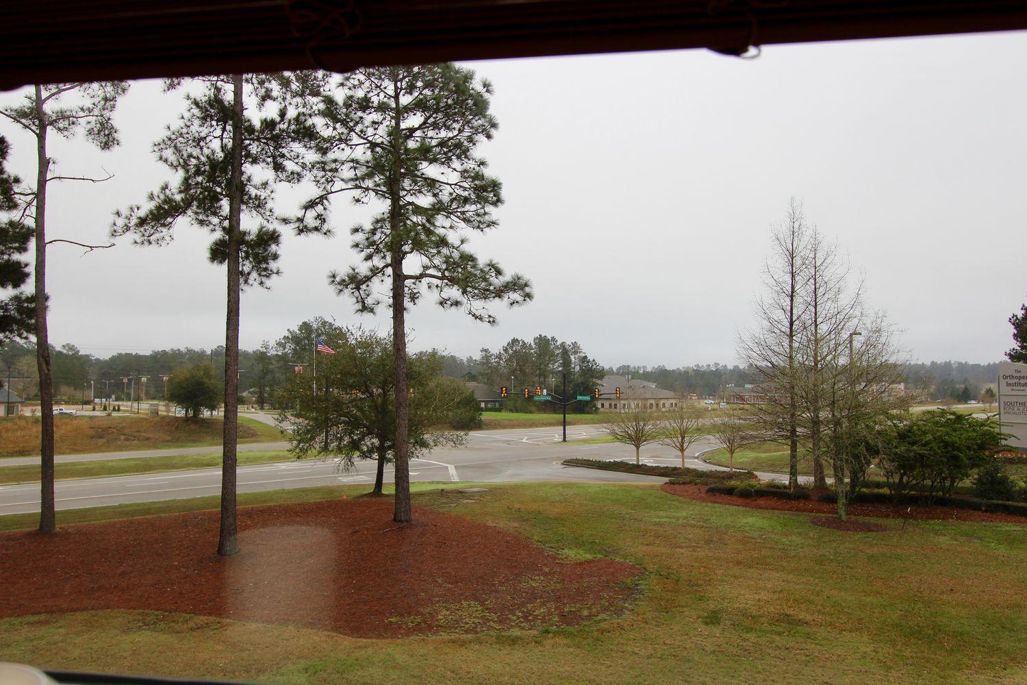 Class A Office/Medical : 2 Southern Point Pkwy, Hattiesburg, MS 39401